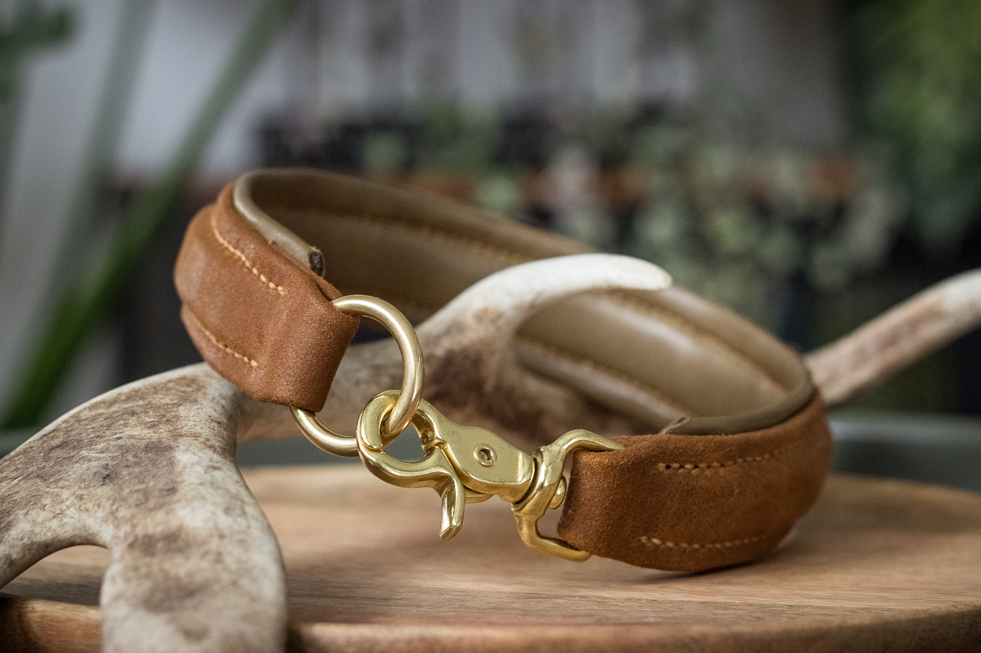 Halsband Golden Olive